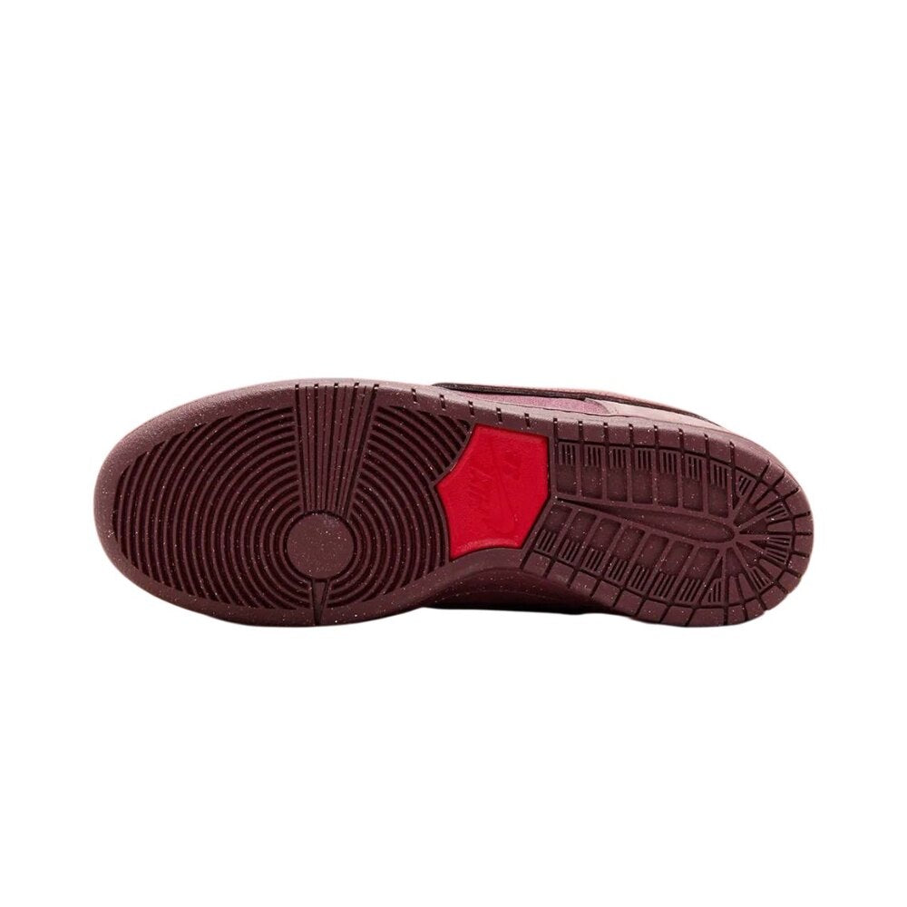 Nike SB Dunk Low “ City Of Love “