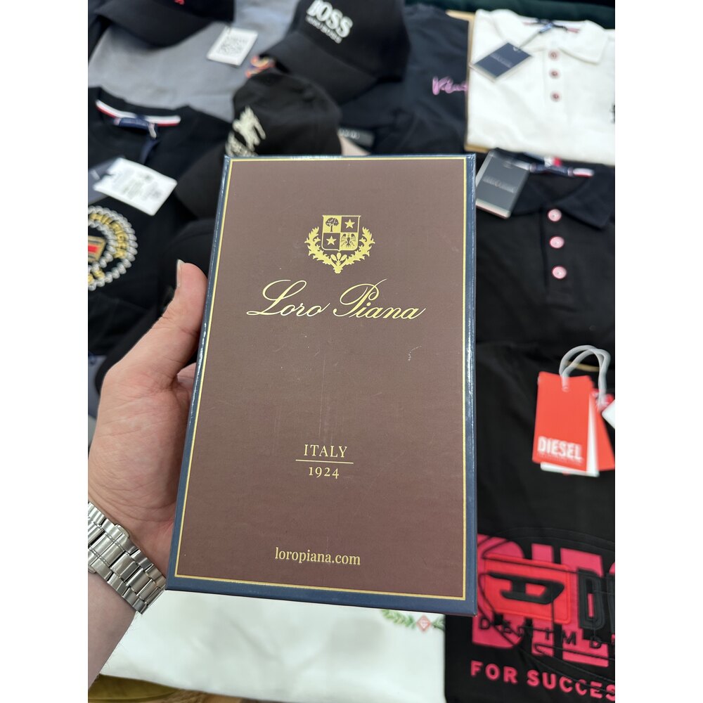 Lora Piana Boxer
