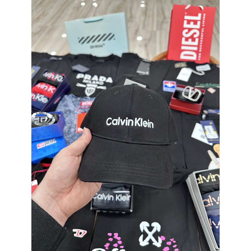 CALVIN KLEIN