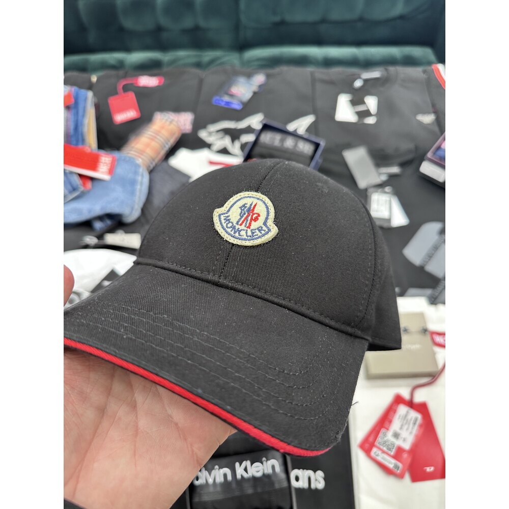 MONCLER ŞAPKA