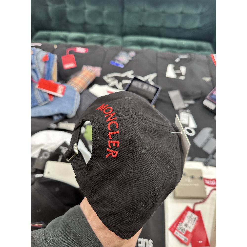 MONCLER ŞAPKA