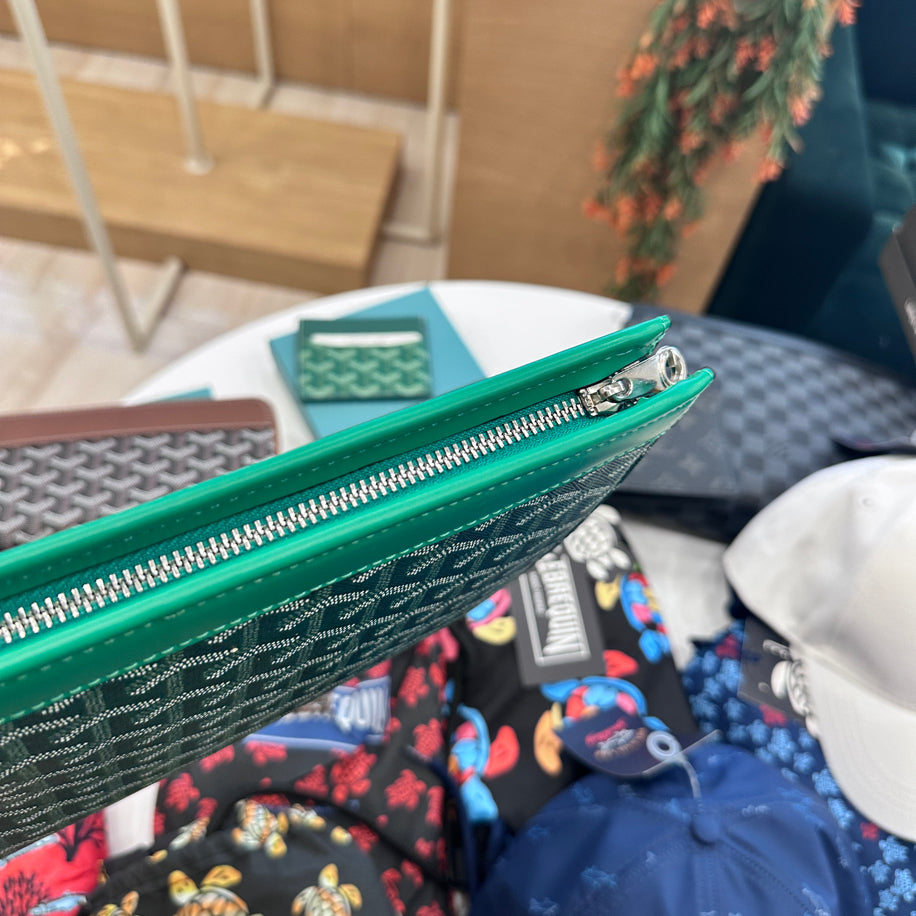 Goyard Clutch