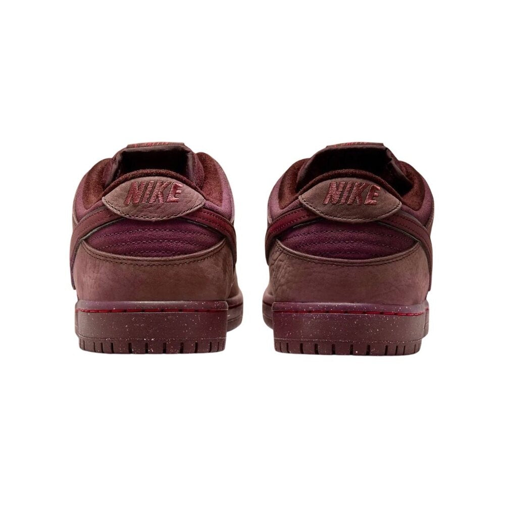 Nike SB Dunk Low “ City Of Love “