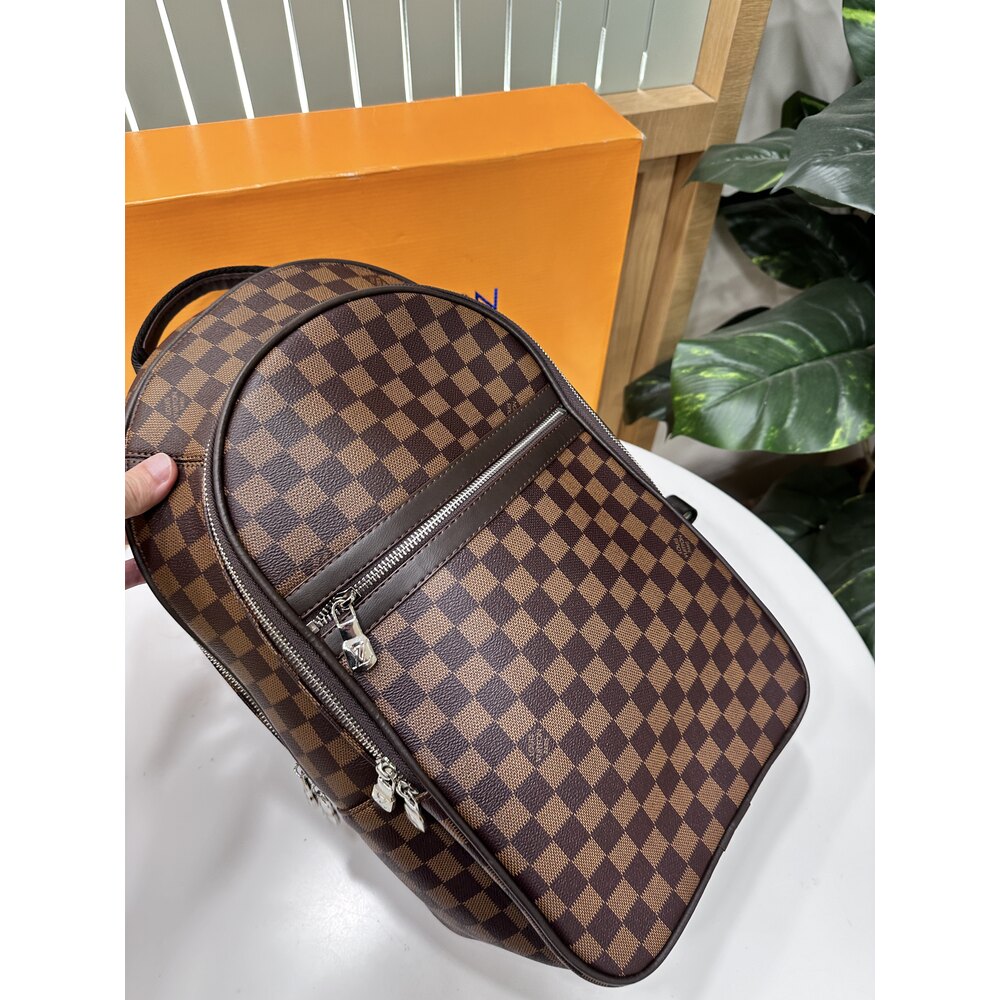LOUIS VUITTON ÇANTA