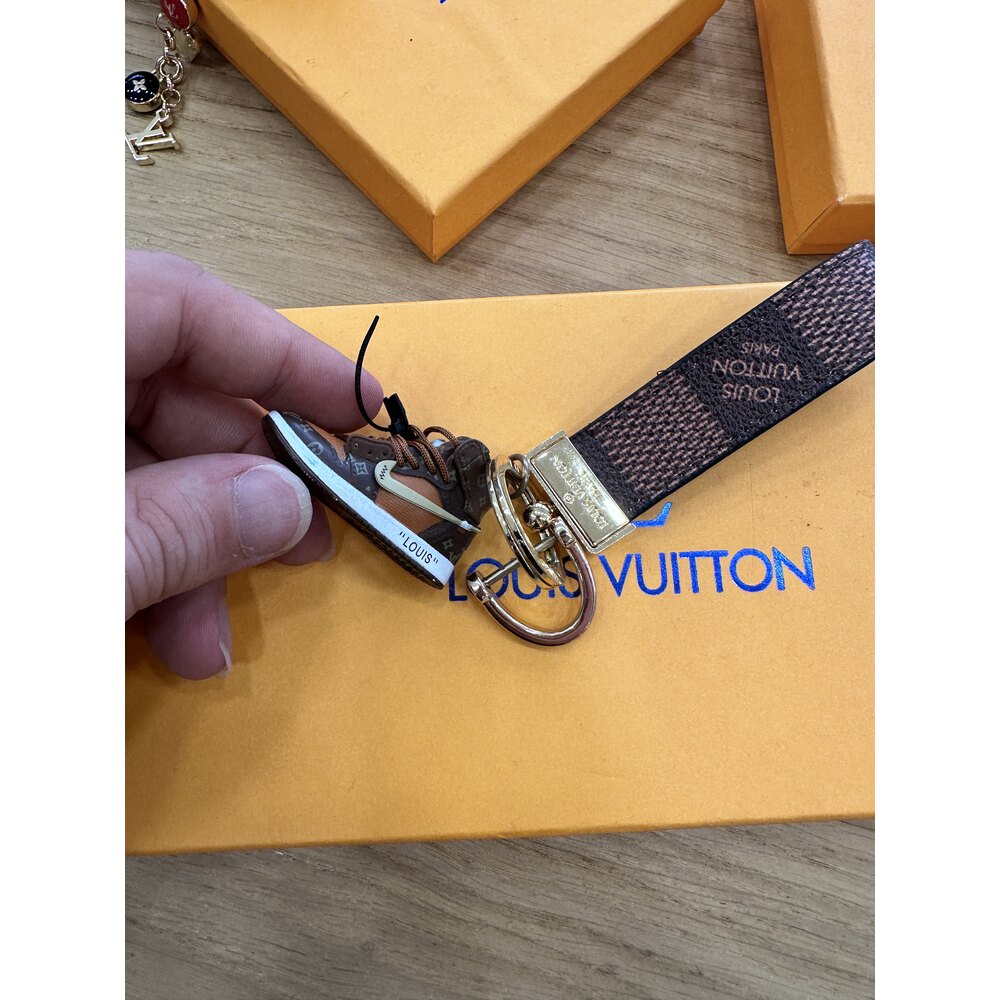 LOUIS VUITTON ANAHTARLIK