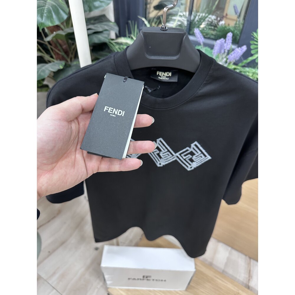 FENDI OVERSIZE