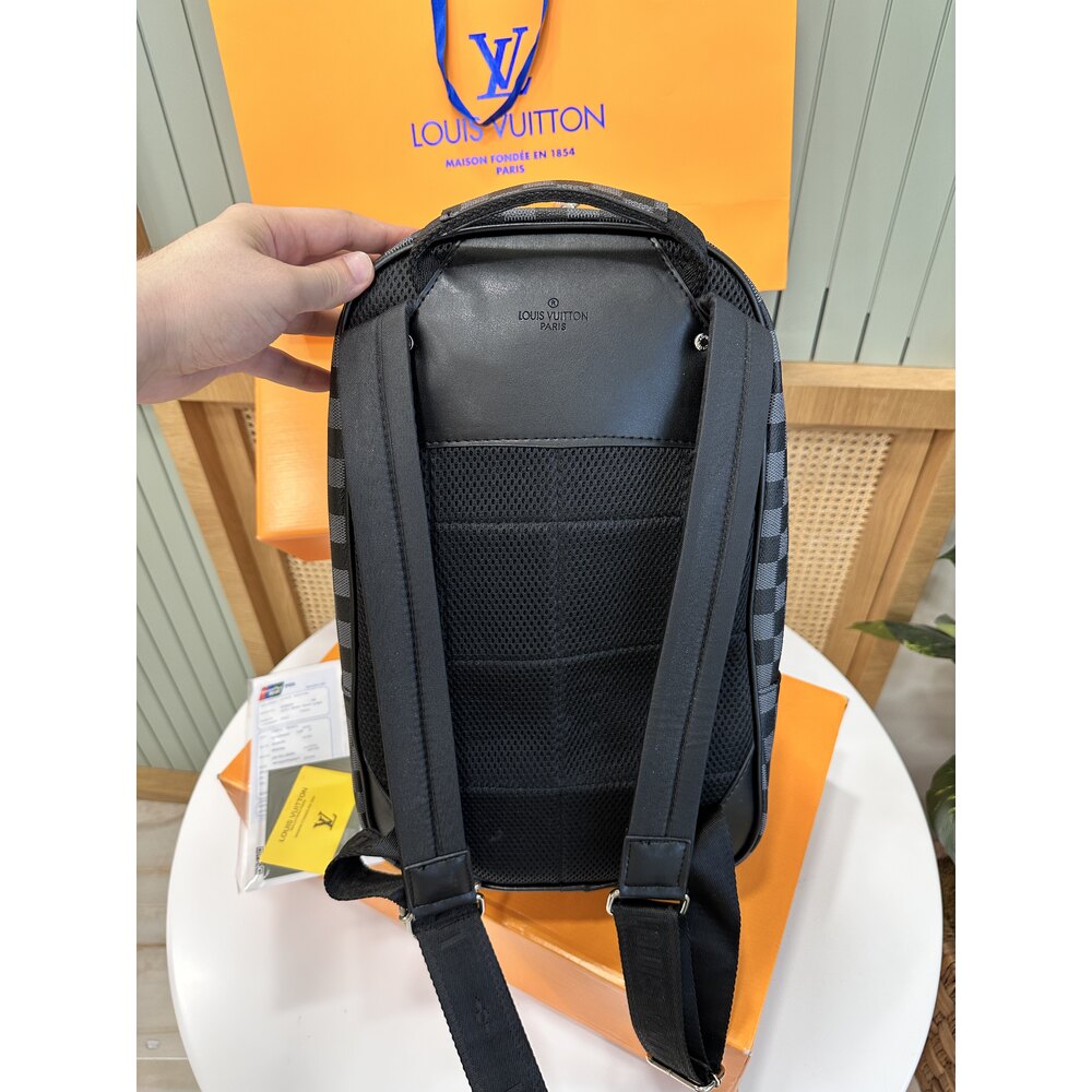 LOUIS VUITTON ÇANTA